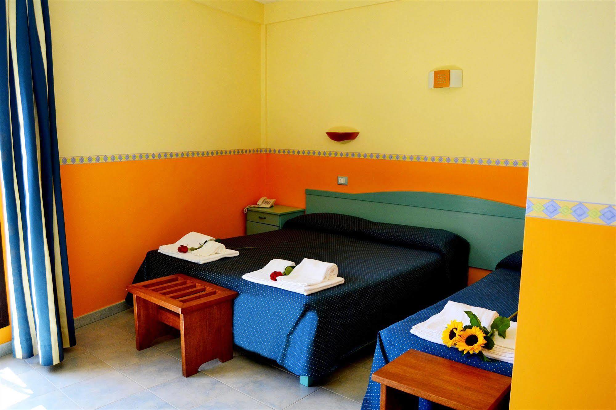 Hotel Costa Antiga Castelsardo Extérieur photo